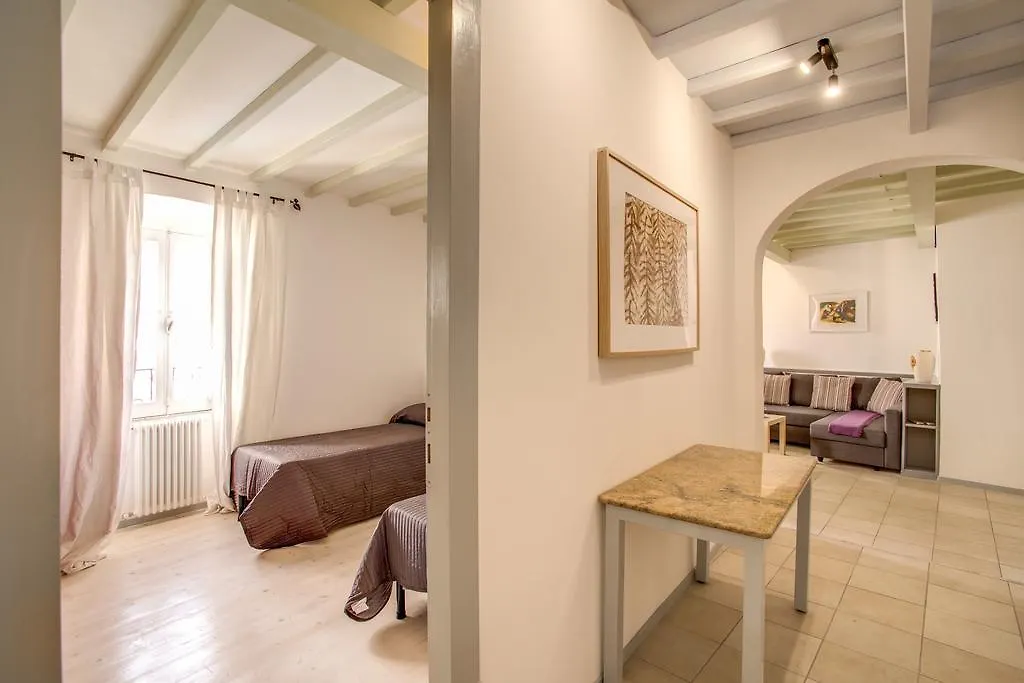 Three Bedroom Apartment Campo dei Fiori Roma Italia