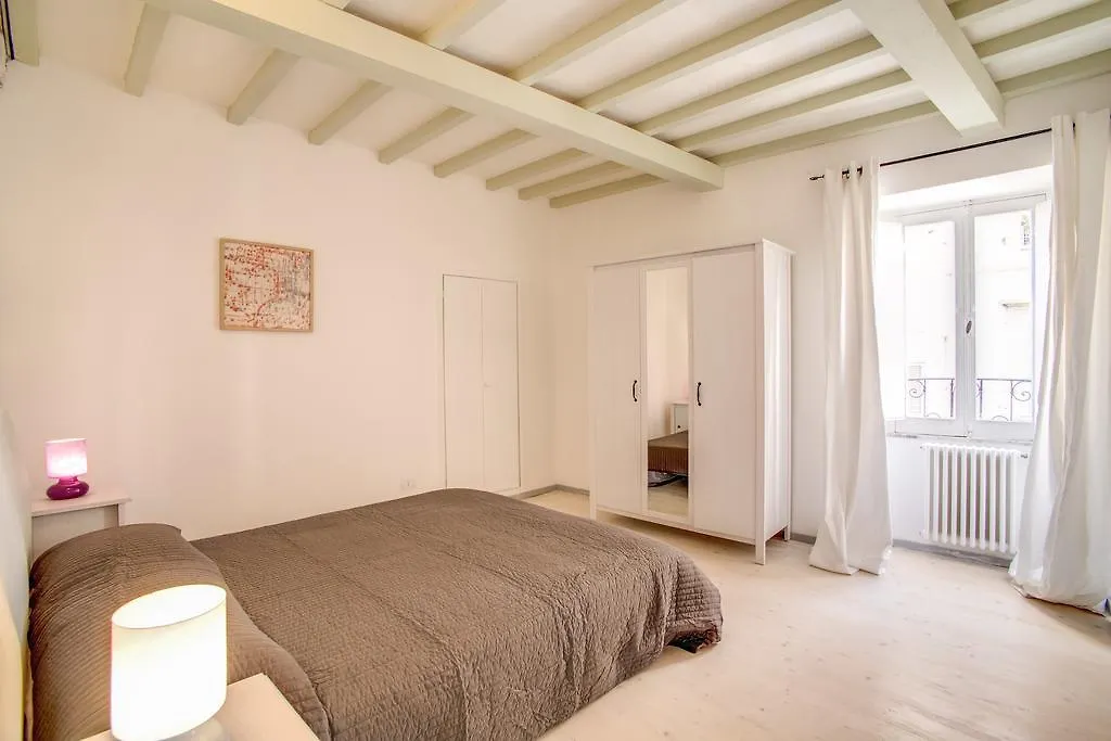 Three Bedroom Apartment Campo dei Fiori Roma 0*,  Italia
